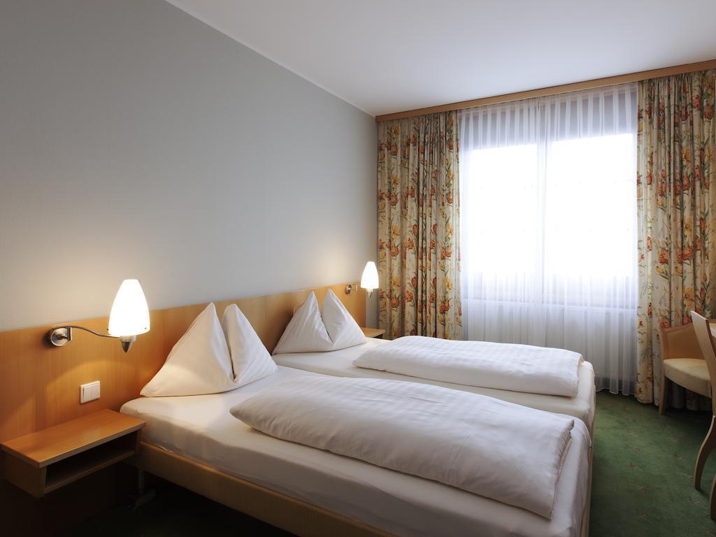 Landzeit Restaurant Voralpenkreuz Hotel Sattledt Cameră foto